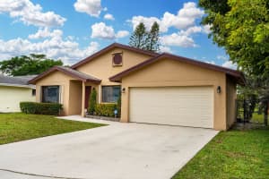 1531 SW 102nd Ter, Davie, FL 33324 Sold 04/11/24