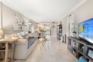 2748 NE 28th Ave 10, Lighthouse Point, FL 33064 Sold 02/21/24