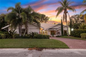 10770 SE Jupiter Narrows Dr, Hobe Sound, FL 33455 Sold 05/03/24