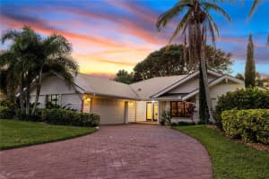 10770 SE Jupiter Narrows Dr, Hobe Sound, FL 33455 Sold 05/03/24