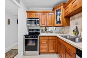 899 SE 2nd Ave 204, Deerfield Beach, FL 33441 Sold 03/18/24