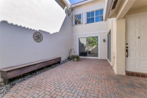 1685 Yellowheart Way 1685, Hollywood, FL 33019 Sold 02/15/24