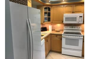 260 NW 76th Ave 201, Margate, FL 33063 Sold 05/01/24
