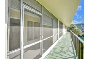 802 SE 7th St 302, Deerfield Beach, FL 33441 Sold 02/06/24