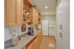 300 NE 19th Ct 201N, Wilton Manors, FL 33305 Sold 06/17/24