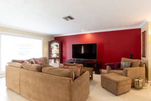 5607 Mulberry Dr, Tamarac, FL 33319 Sold 04/02/24