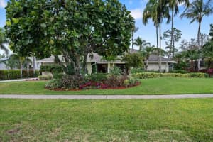 342 Knotty Wood Ln, Wellington, FL 33414 Sold 04/12/24