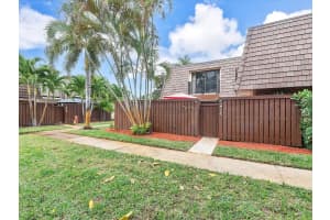 2714 SW 15th St 2714, Deerfield Beach, FL 33442 Sold 03/14/24