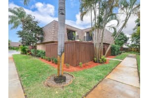 2714 SW 15th St 2714, Deerfield Beach, FL 33442 Sold 03/14/24