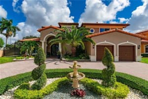 15721 NW 79th Ct, Miami Lakes, FL 33016 Sold 07/10/24