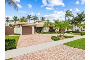 2721 NE 48th St, Lighthouse Point, FL 33064 Sold 02/15/24