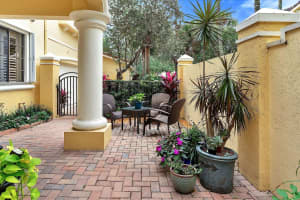 1655 Passion Vine Cir 18-1, Weston, FL 33326 Sold 02/09/24