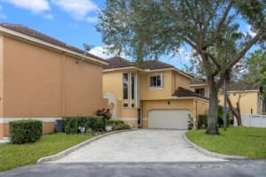 11381 Lakeview Dr, Coral Springs, FL 33071 Sold 03/18/24