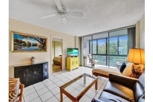 107 Royal Park Dr 4C, Oakland Park, FL 33309 Sold 03/06/24