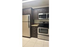 4104 Glenmoor Dr 4104, West Palm Beach, FL 33409 Sold 02/20/24