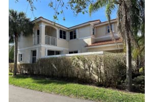 910 Doveplum Ct 910, Hollywood, FL 33019 Sold 02/27/24