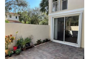 910 Doveplum Ct 910, Hollywood, FL 33019 Sold 02/27/24