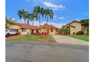 451 SW 113th Ave, Pembroke Pines, FL 33025 Sold 02/28/24