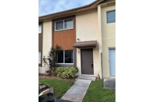 6625 Winfield Blvd 104, Margate, FL 33063 Sold 04/11/24
