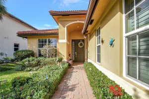 7085 Damita Dr, Lake Worth, FL 33463 Sold 03/12/24