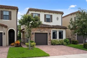 4849 NW 55th Pl, Tamarac, FL 33319 Sold 05/15/24