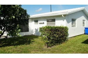140 NW 28th Ct, Pompano Beach, FL 33064 Sold 04/30/24