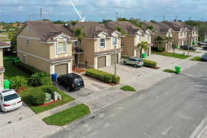 9057 NW 55th Ct, Sunrise, FL 33351 Sold 03/18/24