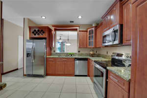 9057 NW 55th Ct, Sunrise, FL 33351 Sold 03/18/24