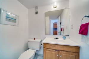 8900 Washington Blvd 404, Pembroke Pines, FL 33025 Sold 08/13/24