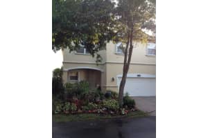 1050 Corkwood St, Hollywood, FL 33019 Sold 06/17/24