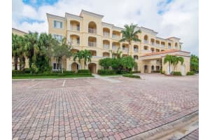 36 Harbour Isle Dr W PH03, Fort Pierce, FL 34949 Sold 07/15/24