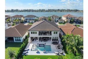 9080 Parkland Bay Dr, Parkland, FL 33076, Sold 03/18/24