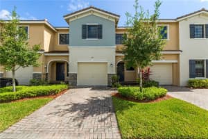405 NE 194th Ln, Miami, FL 33179 Sold 08/09/24