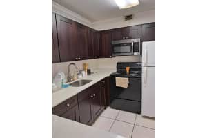 555 SE 8th St 155, Deerfield Beach, FL 33441 Sold 03/15/24