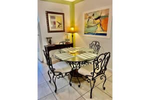 2607 NE 8th Ave 41, Wilton Manors, FL 33334 Sold 04/30/25