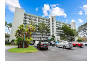 2240 N Cypress Bend Dr 105, Pompano Beach, FL 33069 Sold 09/27/24