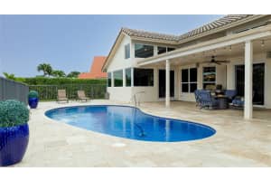 1211 Manor Dr, Weston, FL 33326 Sold 04/12/24