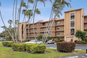 7220 Lake Circle 403, Margate, FL 33063 Sold 03/08/24