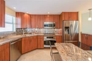 511 Bayshore Dr PH3, Fort Lauderdale, FL 33304 Sold 04/21/25