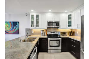 2000 S Ocean Blvd 12P, Lauderdale By The Sea, FL 33062 Sold 05/24/24