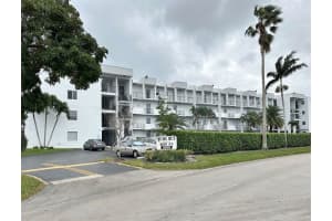 3000 E Sunrise Lakes Dr 423, Sunrise, FL 33322 Sold 03/04/24