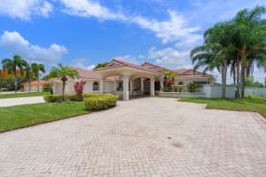 10413 SW 26th St, Davie, FL 33324 Sold 05/23/24