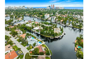 2212 NE 17th Pl, Fort Lauderdale, FL 33305 Sold 03/14/24