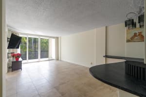 107 Royal Park Dr 3C, Oakland Park, FL 33309 Sold 08/07/24