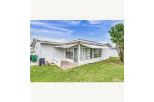 8106 NW 59th Ct, Tamarac, FL 33321 Sold 04/19/24