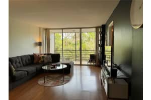 105 Royal Park Dr 3B, Oakland Park, FL 33309 Sold 04/18/24