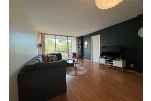 105 Royal Park Dr 3B, Oakland Park, FL 33309 Sold 04/18/24