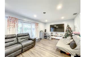 524 NW 208 Dr 524, Pembroke Pines, FL 33029 Sold 04/04/24