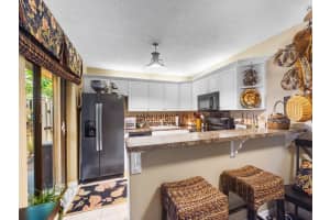 335 S WAVERLY PL 7B, Vero Beach, FL 32960 Sold 04/26/24