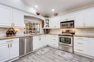 1960 NW 127th Ter, Coral Springs, FL 33071 Sold 04/12/24